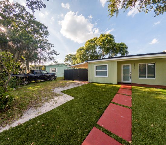 352 Johnston Street, Fort Pierce, FL 34982