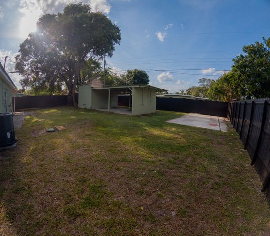 352 Johnston Street, Fort Pierce, FL 34982
