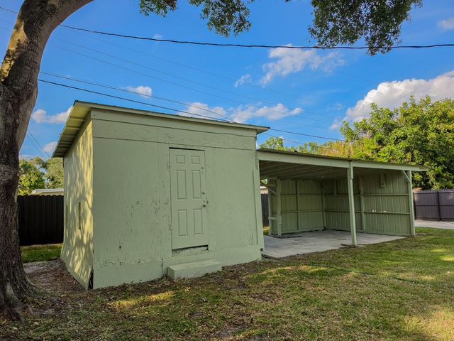 352 Johnston Street, Fort Pierce, FL 34982