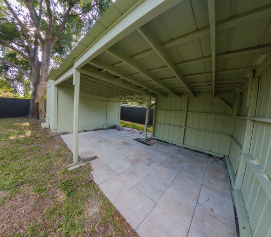 352 Johnston Street, Fort Pierce, FL 34982