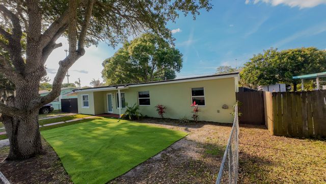 352 Johnston Street, Fort Pierce, FL 34982