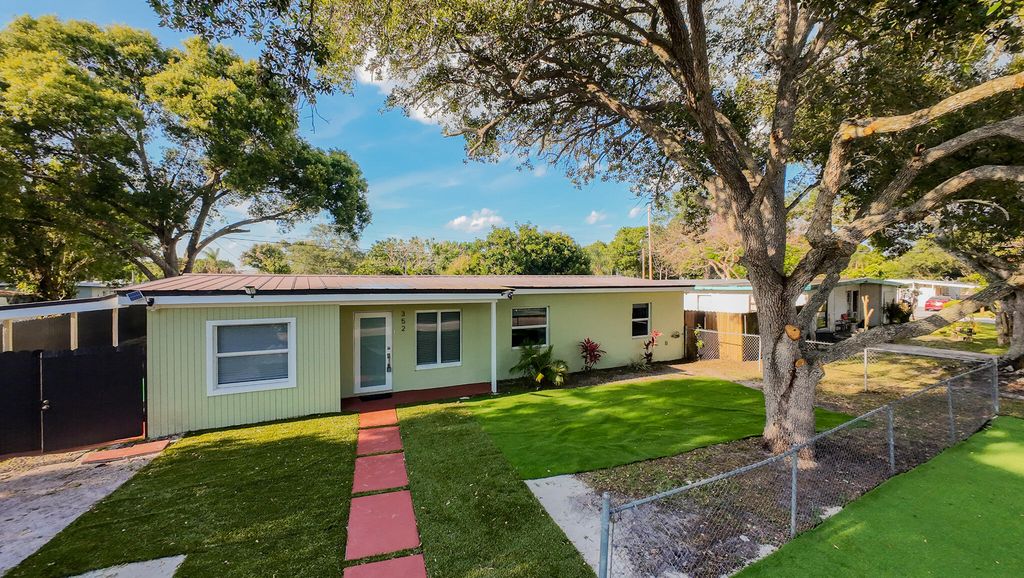 352 Johnston Street, Fort Pierce, FL 34982