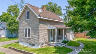 141 Pinehurst St, Kingsford, MI 49802