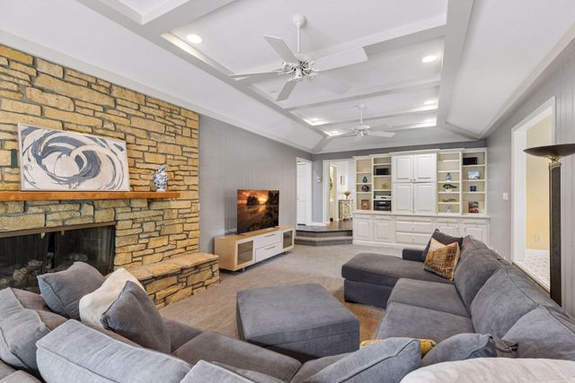 1355 Medora Road, Mendota Heights, MN 55118