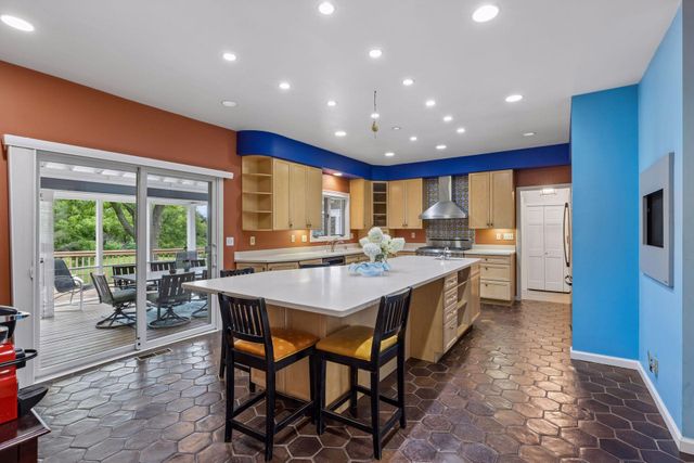 1355 Medora Road, Mendota Heights, MN 55118