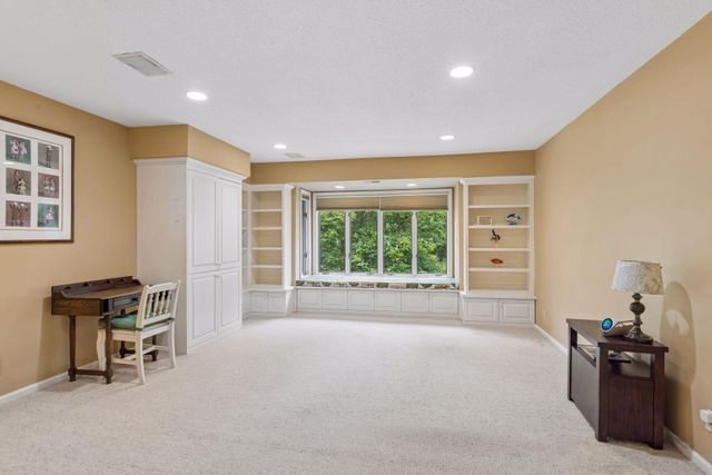 1355 Medora Road, Mendota Heights, MN 55118