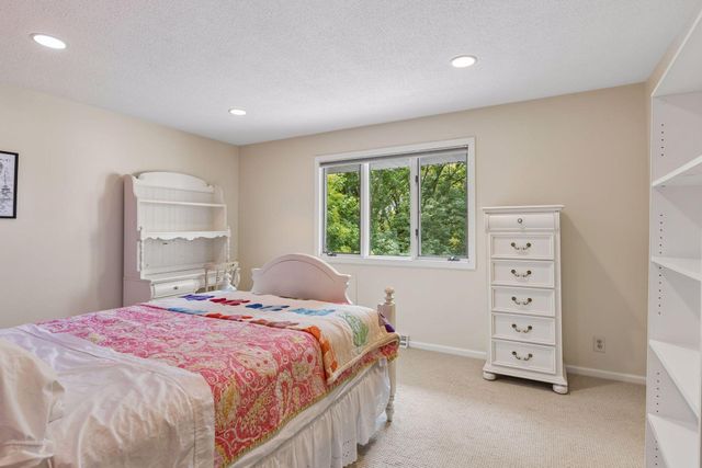 1355 Medora Road, Mendota Heights, MN 55118
