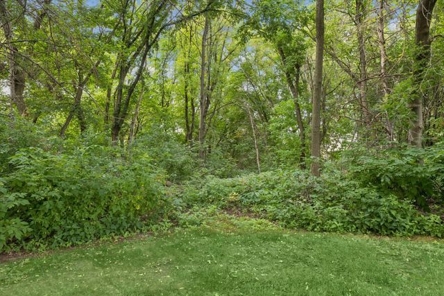 1355 Medora Road, Mendota Heights, MN 55118
