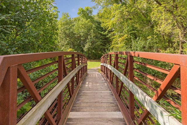 1355 Medora Road, Mendota Heights, MN 55118
