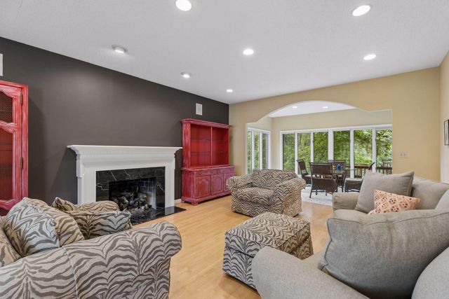 1355 Medora Road, Mendota Heights, MN 55118