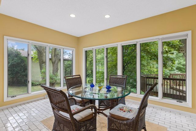 1355 Medora Road, Mendota Heights, MN 55118
