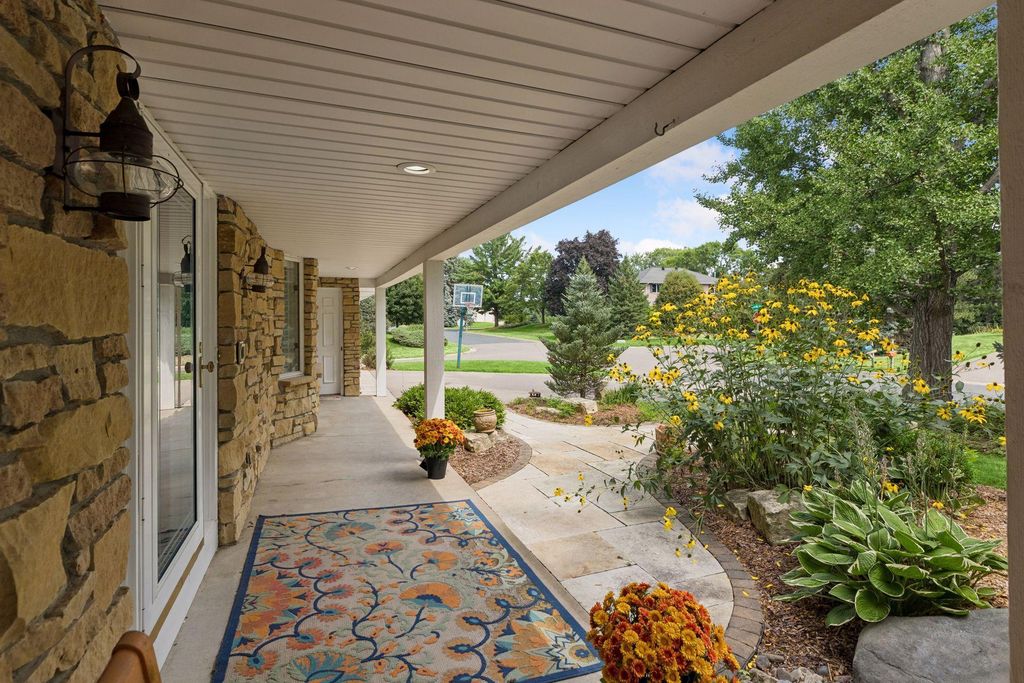 1355 Medora Road, Mendota Heights, MN 55118 — photo 3
