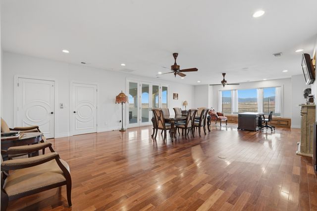 800 Salida Sandia SW, Albuquerque, NM 87105