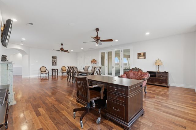 800 Salida Sandia SW, Albuquerque, NM 87105