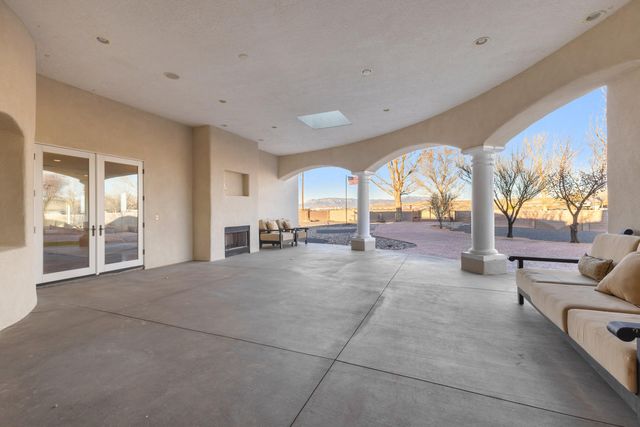 800 Salida Sandia SW, Albuquerque, NM 87105