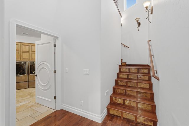 800 Salida Sandia SW, Albuquerque, NM 87105