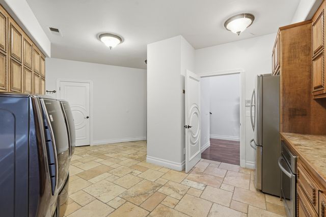 800 Salida Sandia SW, Albuquerque, NM 87105