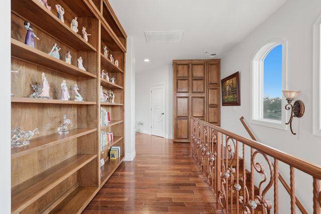 800 Salida Sandia SW, Albuquerque, NM 87105