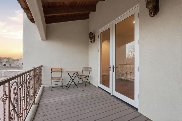 800 Salida Sandia SW, Albuquerque, NM 87105