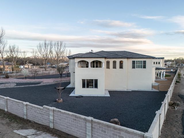 800 Salida Sandia SW, Albuquerque, NM 87105