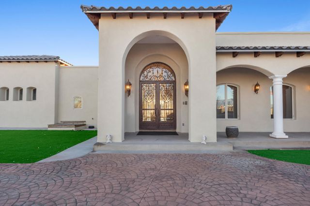 800 Salida Sandia SW, Albuquerque, NM 87105