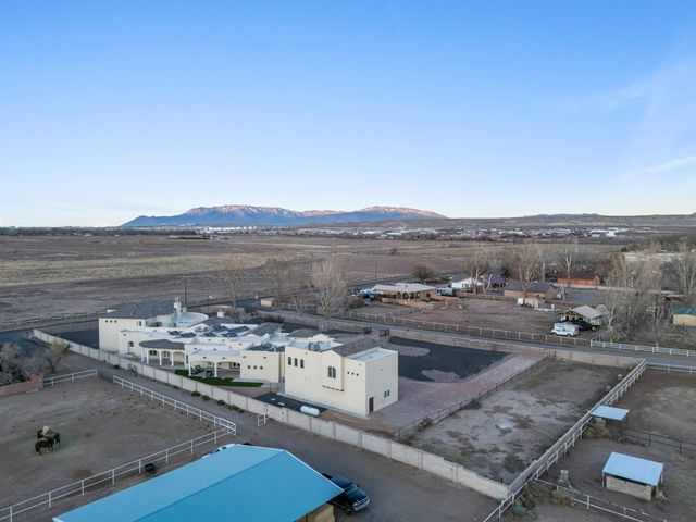 800 Salida Sandia SW, Albuquerque, NM 87105