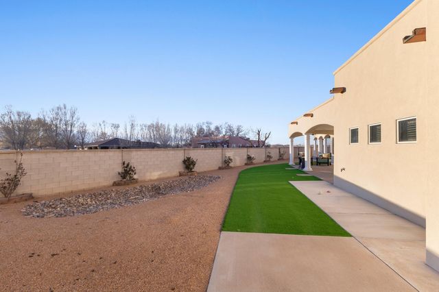 800 Salida Sandia SW, Albuquerque, NM 87105