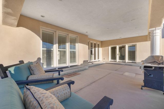 800 Salida Sandia SW, Albuquerque, NM 87105