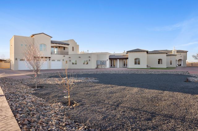 800 Salida Sandia SW, Albuquerque, NM 87105