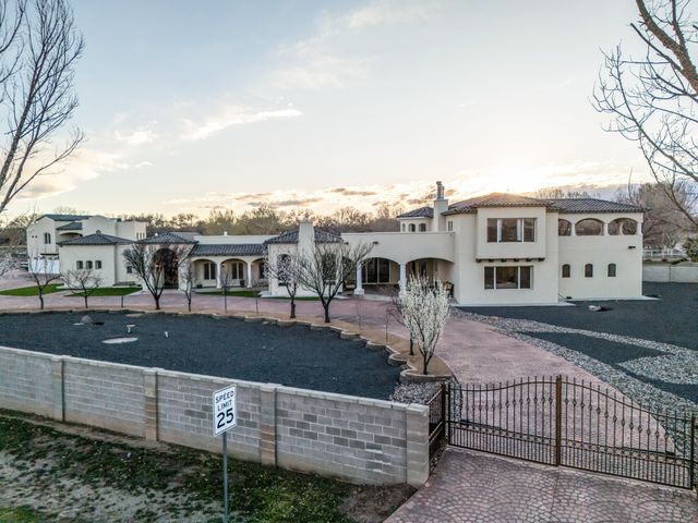 800 Salida Sandia SW, Albuquerque, NM 87105
