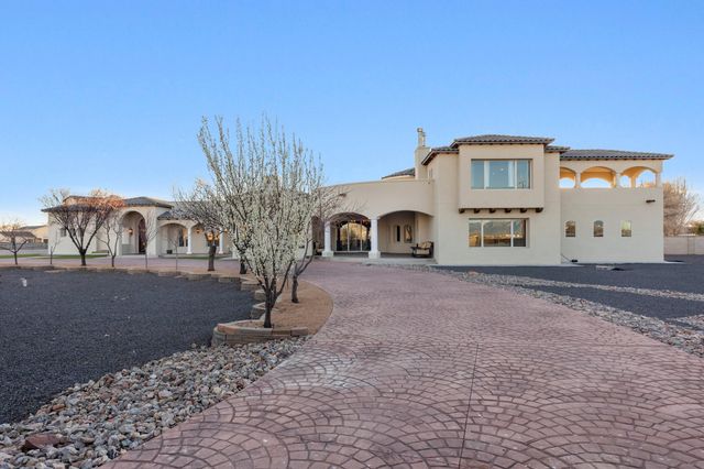 800 Salida Sandia SW, Albuquerque, NM 87105