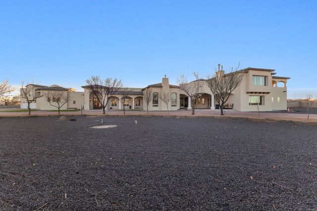 800 Salida Sandia SW, Albuquerque, NM 87105