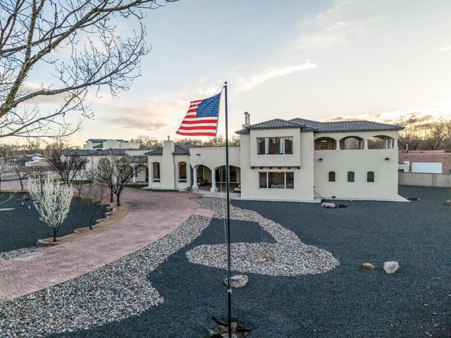 800 Salida Sandia SW, Albuquerque, NM 87105