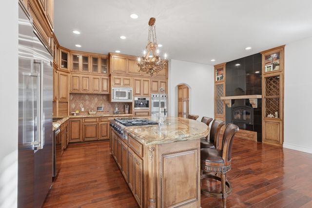 800 Salida Sandia SW, Albuquerque, NM 87105