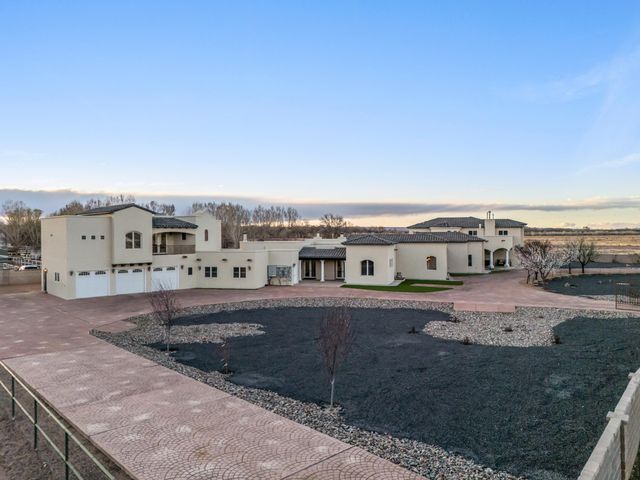 800 Salida Sandia SW, Albuquerque, NM 87105