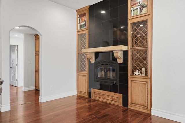 800 Salida Sandia SW, Albuquerque, NM 87105