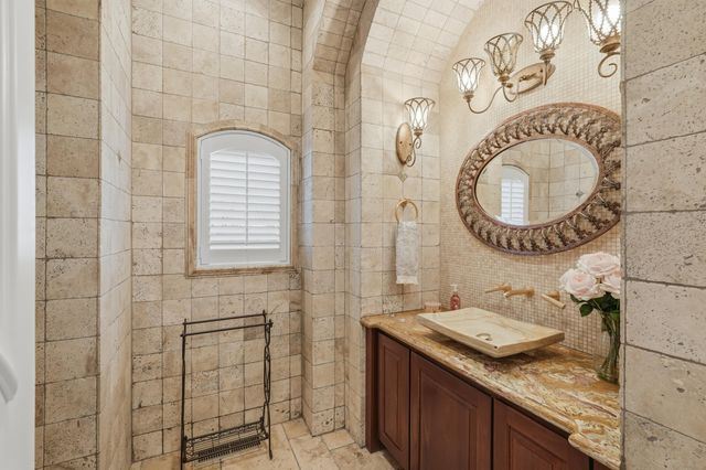 800 Salida Sandia SW, Albuquerque, NM 87105