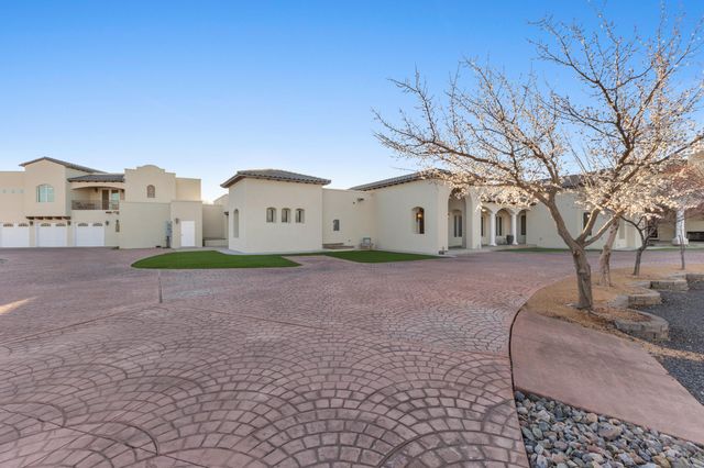 800 Salida Sandia SW, Albuquerque, NM 87105