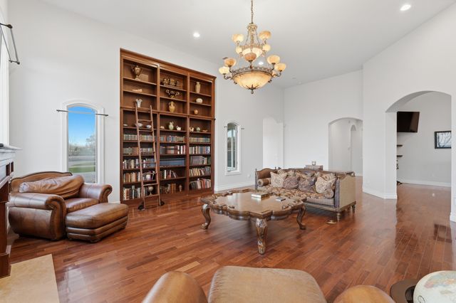 800 Salida Sandia SW, Albuquerque, NM 87105