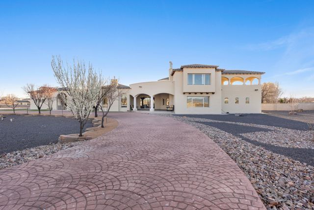 800 Salida Sandia SW, Albuquerque, NM 87105