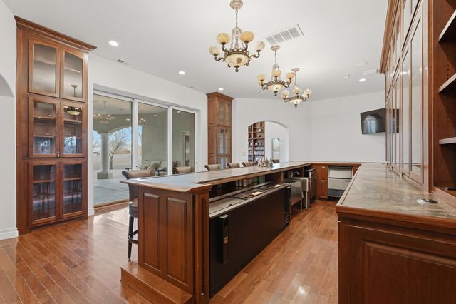 800 Salida Sandia SW, Albuquerque, NM 87105