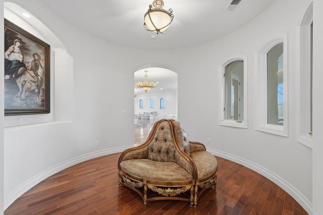 800 Salida Sandia SW, Albuquerque, NM 87105