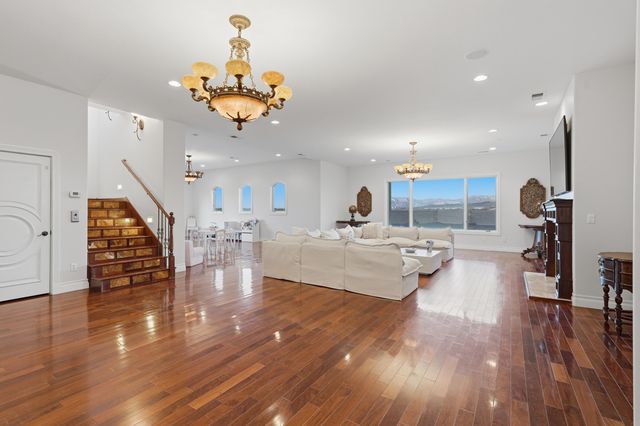 800 Salida Sandia SW, Albuquerque, NM 87105