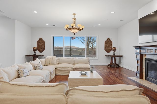 800 Salida Sandia SW, Albuquerque, NM 87105