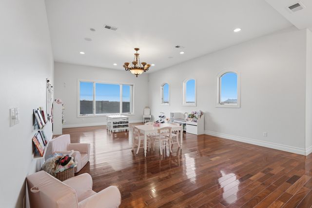 800 Salida Sandia SW, Albuquerque, NM 87105