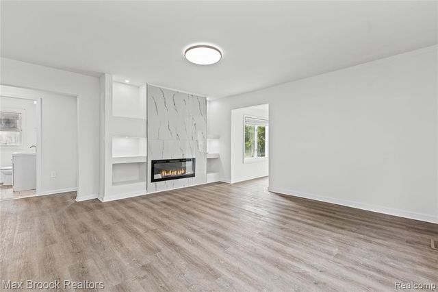 12399 Prospect Avenue, Warren, MI 48089