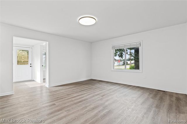 12399 Prospect Avenue, Warren, MI 48089