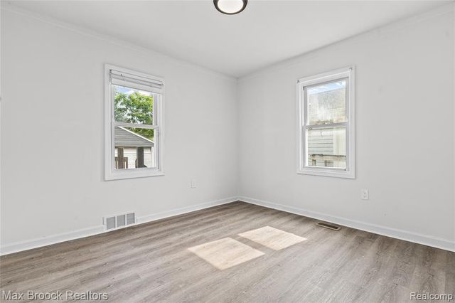 12399 Prospect Avenue, Warren, MI 48089