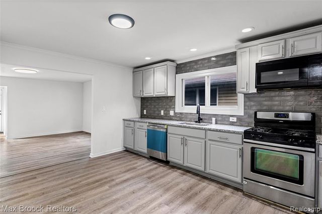 12399 Prospect Avenue, Warren, MI 48089