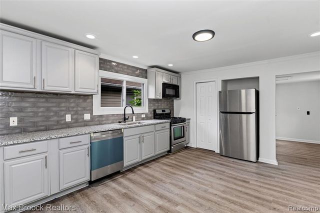 12399 Prospect Avenue, Warren, MI 48089